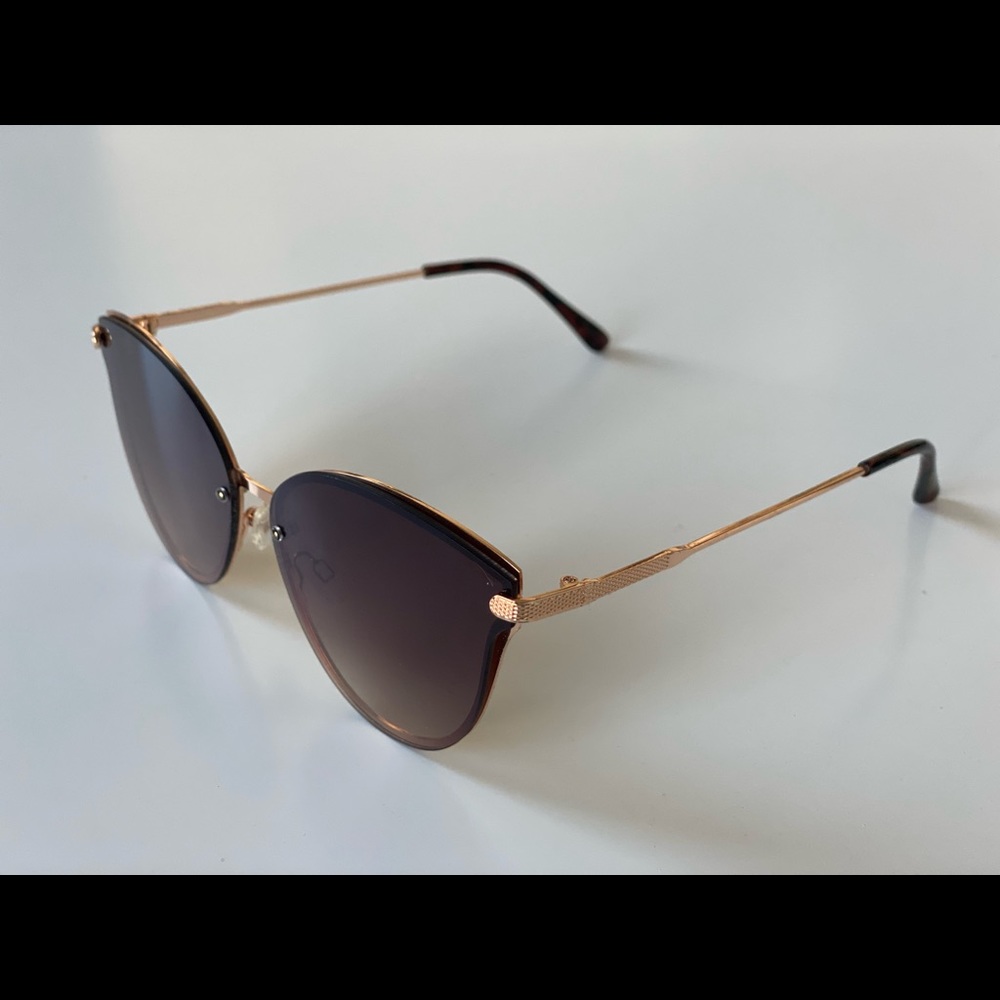 Tahari Sunglasses